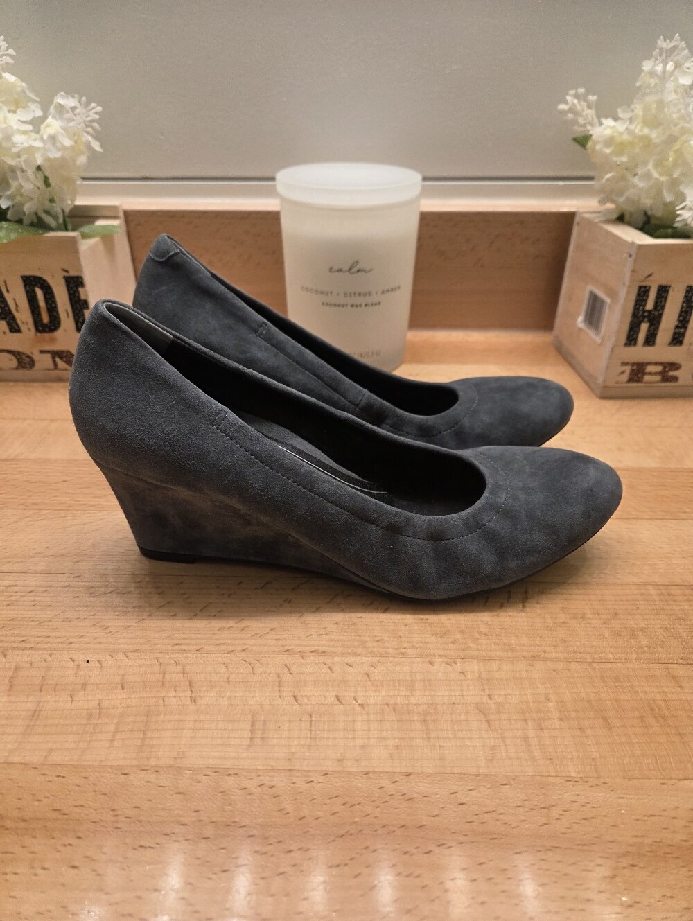 Vionic Women’s Camden Gray Suede Wedge Heel Pumps Round Toe Comfort Dressy Sz 8